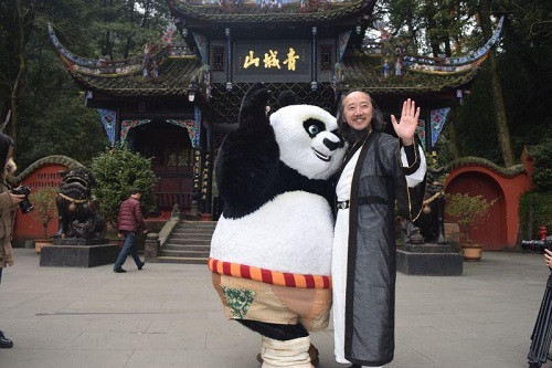 Võ sư truyền thụ Thái Cực Quyền cho dàn siêu mẫu ảnh 1