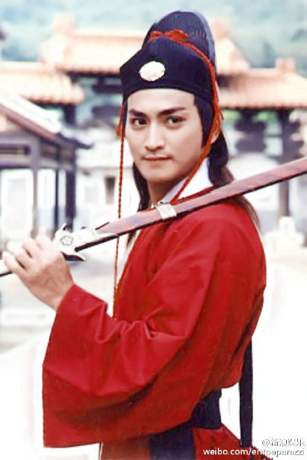 'Triển Chiêu' Hà Gia Kính mặt cứng đờ ở tuổi U60 ảnh 3