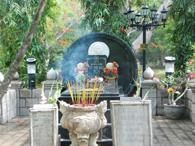 Mộ liệt sỹ Võ Thị Sáu. Mộ liệt sỹ Võ Thị Sáu