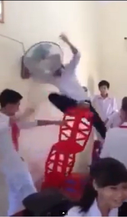 Trò trèo ghế mạo hiểm