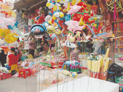 Các bác sĩ chức năng cảnh báo trên thị trường có nhiều đồ chơi chứa độc tố nguy hiểm cho trẻ em 