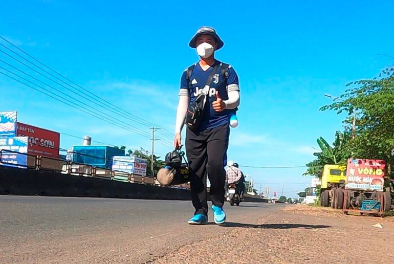 Trên cung đường đi, chàng trai xứ Thanh phải tập thích ứng với thời tiết (Ảnh: NVCC). Trên cung đường đi, chàng trai xứ Thanh phải tập thích ứng với thời tiết (Ảnh: NVCC).