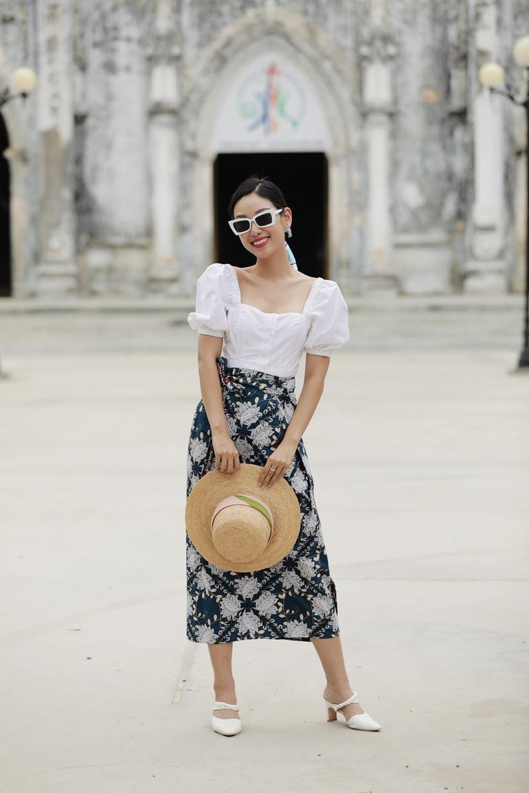 Phương Linh cho biết sau khi tốt nghiệp, cô sẽ tiếp tục học thêm 18 tháng tại bệnh viện để có được chứng chỉ hành nghề, song song với việc tiếp tục hoạt động nghệ thuật, làm MC. Phương Linh cho biết sau khi tốt nghiệp, cô sẽ tiếp tục học thêm 18 tháng tại bệnh viện để có được chứng chỉ hành nghề, song song với việc tiếp tục hoạt động nghệ thuật, làm MC.