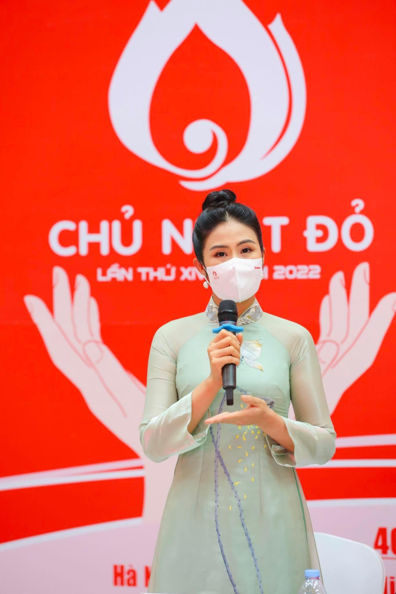 Hoa hậu Việt Nam 2010 Đặng Thị Ngọc Hân đã có hơn 10 năm đồng hành cùng Chủ nhật Đỏ, đồng thời cũng được mệnh danh là Hoa hậu hiến máu nhiều nhất. Hoa hậu Việt Nam 2010 Đặng Thị Ngọc Hân đã có hơn 10 năm đồng hành cùng Chủ nhật Đỏ, đồng thời cũng được mệnh danh là Hoa hậu hiến máu nhiều nhất.