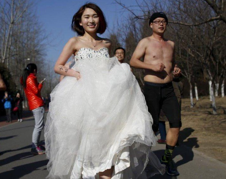 Nhiều người trẻ Trung Quốc không muốn kết hôn ở độ tuổi quá trẻ. Ảnh: The Conversation. Nhiều người trẻ Trung Quốc không muốn kết hôn ở độ tuổi quá trẻ. Ảnh: The Conversation.