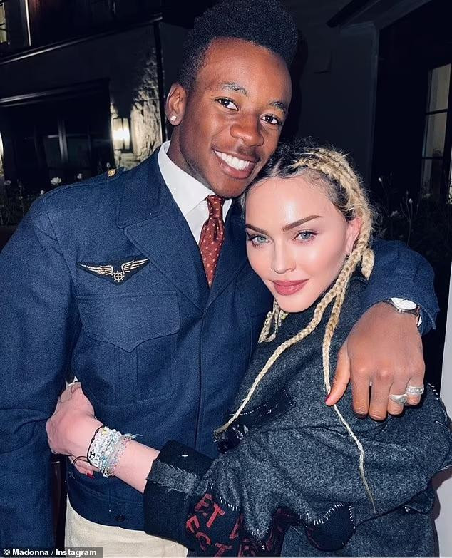 David được Madonna nhận nuôi tại quốc gia Đông Phi Malawi.