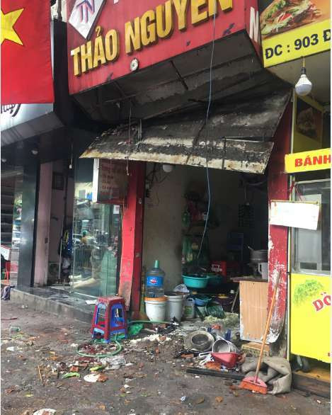 Người dân đi ở nhờ sau đám cháy thiêu rụi 10 căn nhà Đê La Thành ảnh 8