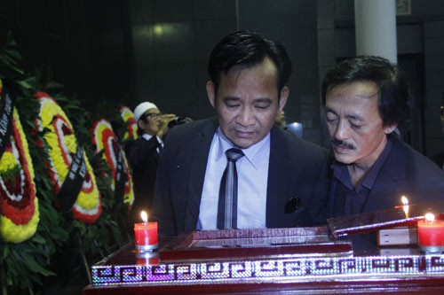 Nghệ sĩ Quang Tèo, Giang Còi đến viếng 'bác trưởng thôn