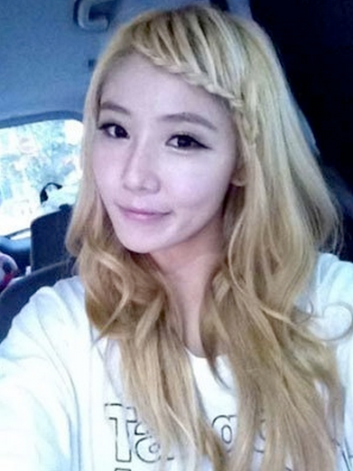 IU Dara Yoona Gain HyunA Park Bom So Hee Suzy Zinger Sun Hwa Jiyeon Taeyeon Goo Hara