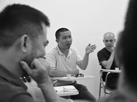 Các nghệ sỹ Khổng Đỗ Tuyền, Lưu Chí Hiếu, Vũ Nhật Tân (từ trái sang) tại Tọa đàm “Nghệ thuật đương đại tiếp cận di sản”. Các nghệ sỹ Khổng Đỗ Tuyền, Lưu Chí Hiếu, Vũ Nhật Tân (từ trái sang) tại Tọa đàm “Nghệ thuật đương đại tiếp cận di sản”