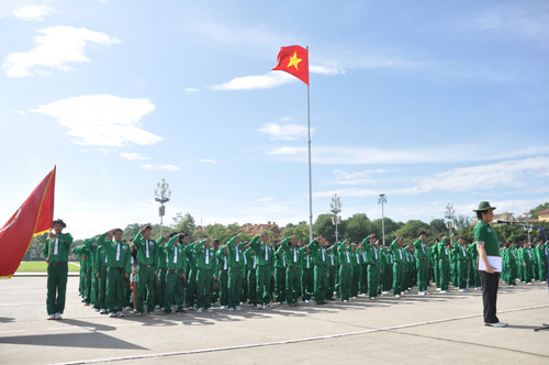 Để làm lễ chào cờ và báo công với bác