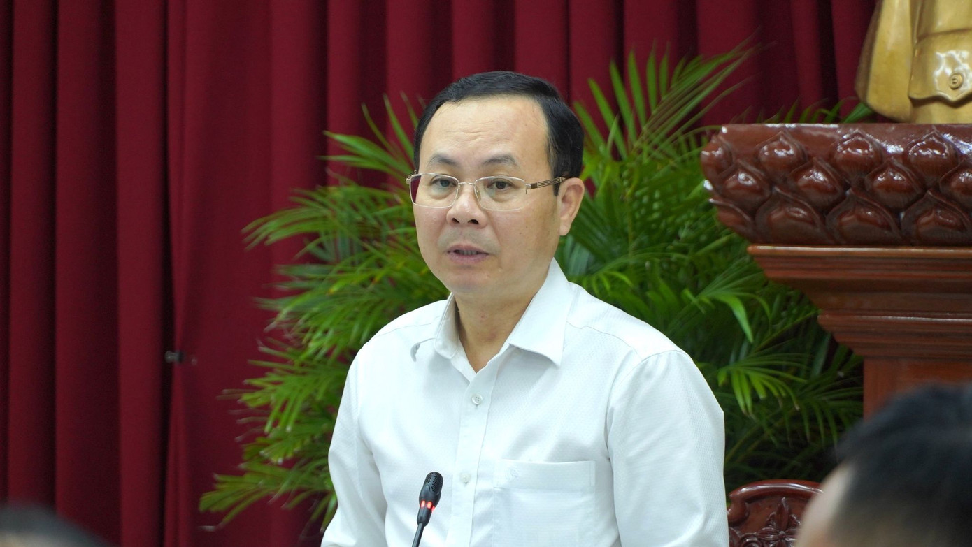 Ông Nguyễn Văn Hiếu - Bí thư Thành uỷ Cần Thơ. Ông Nguyễn Văn Hiếu - Bí thư Thành uỷ Cần Thơ.