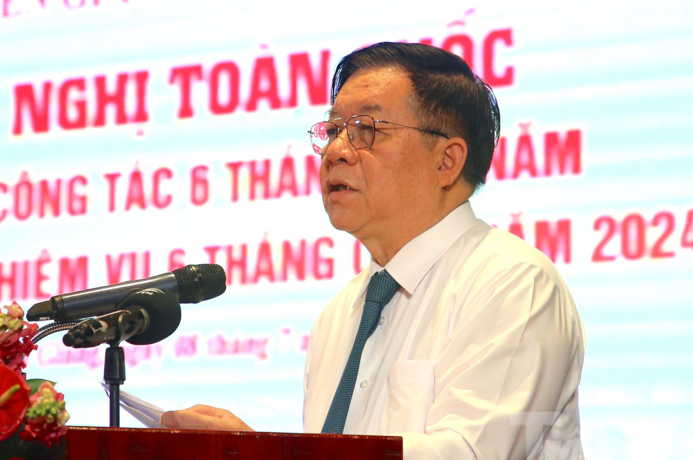 Trưởng Ban Tuyên giáo Trung ương Nguyễn Trọng Nghĩa phát biểu chỉ đạo tại hội nghị. Ảnh: Nhật Huy.