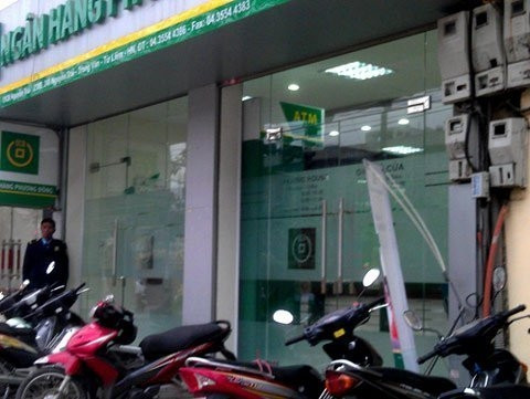 Ngân hàng này còn giấu máy ATM bên trong, người dân chỉ có thể rút tiền khi ngân hàng này mở cửa
