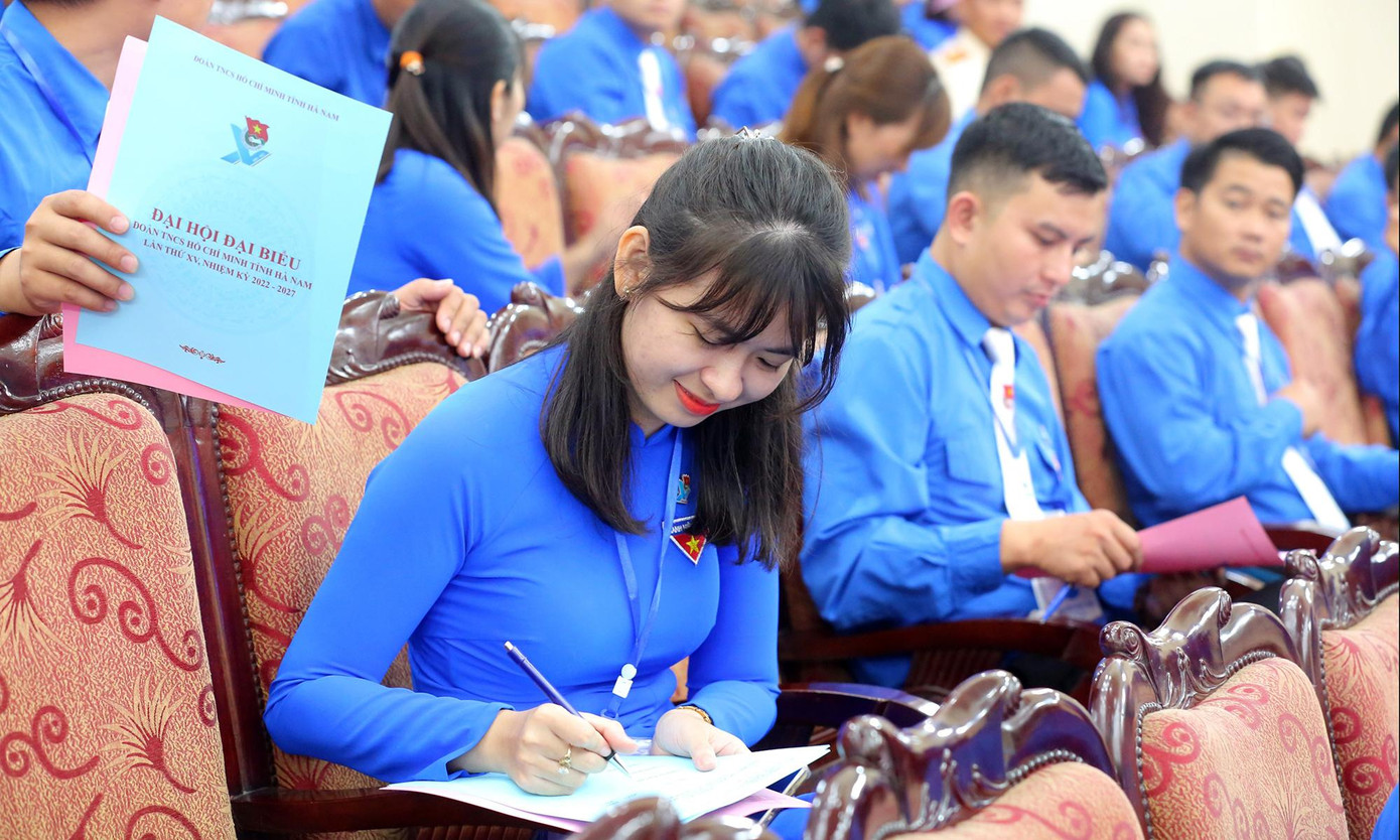 Tại phiên trọng thể, Đại hội đã tiến hành bầu đại biểu chính thức, đại biểu dự khuyết dự Đại hội Đoàn toàn quốc lần thứ XII nhiệm kỳ 2022 - 2027. Tại phiên trọng thể, Đại hội đã tiến hành bầu đại biểu chính thức, đại biểu dự khuyết dự Đại hội Đoàn toàn quốc lần thứ XII nhiệm kỳ 2022 - 2027.