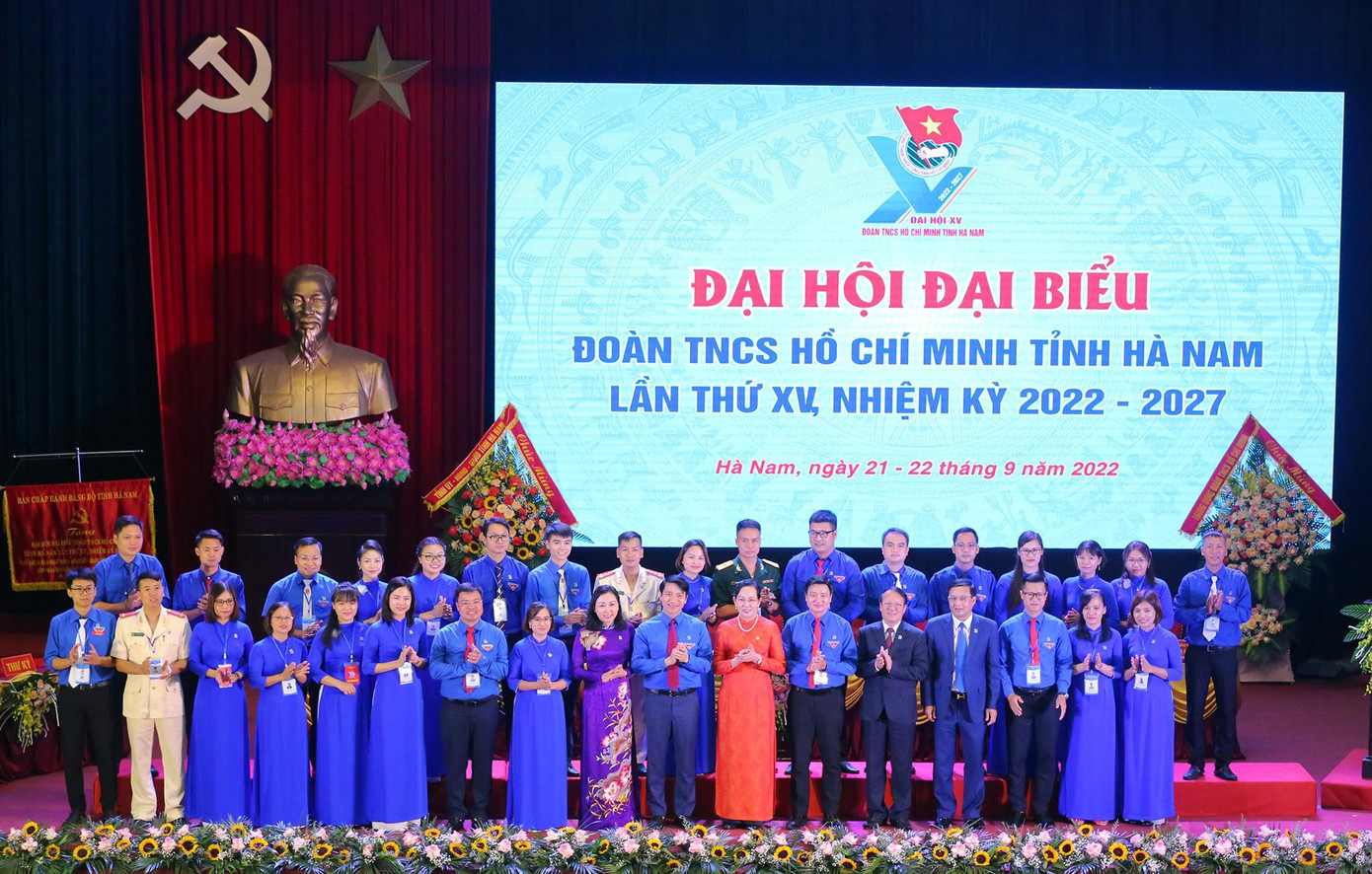 Lãnh đạo tỉnh Hà Nam và Trung ương Đoàn chúc mừng Ban Chấp hành Tỉnh Đoàn Hà Nam khóa XV ra mắt Đại hội. Lãnh đạo tỉnh Hà Nam và Trung ương Đoàn chúc mừng Ban Chấp hành Tỉnh Đoàn Hà Nam khóa XV ra mắt Đại hội.