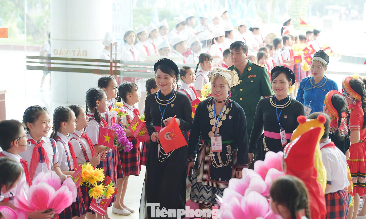 Trong hai ngày 14 và 15/9, tại Trung tâm Hội nghị tỉnh Tuyên Quang, Đại hội đại biểu Đoàn TNCS Hồ Chí Minh tỉnh Tuyên Quang lần thứ XVI, nhiệm kỳ 2022 - 2027, đã diễn ra với tinh thần hành động: &quot;Đoàn kết - Bản lĩnh - Tiên phong - Khát vọng - Sáng tạo&quot;.