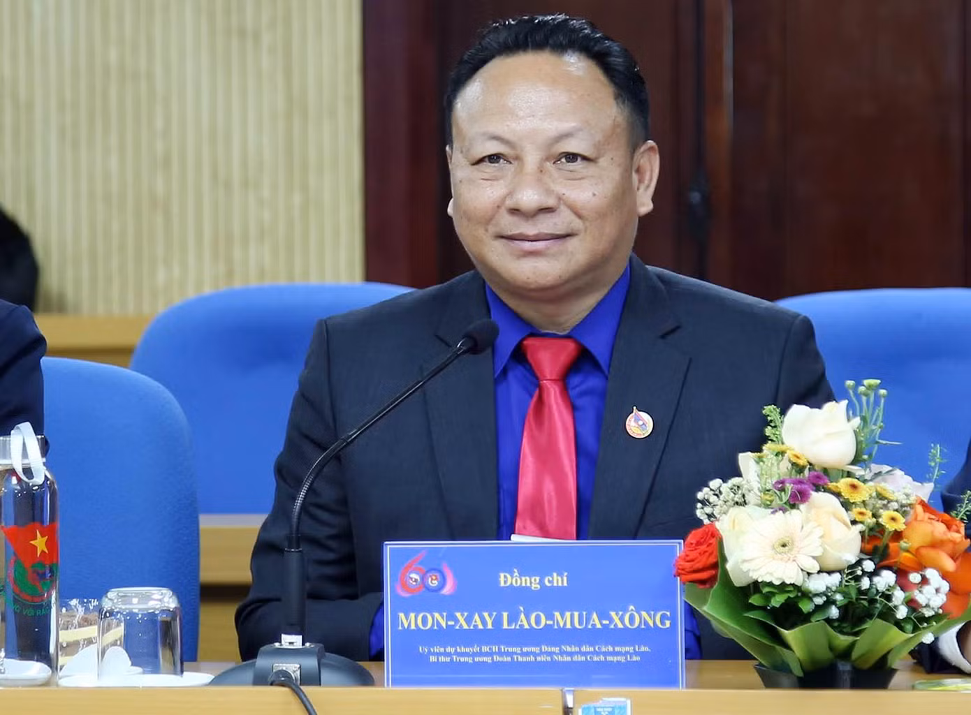 Anh Monxay Laomuasong - Bí thư T.Ư Đoàn TNNDCM Lào trao đổi tại hội đàm. Ảnh: Vương Anh