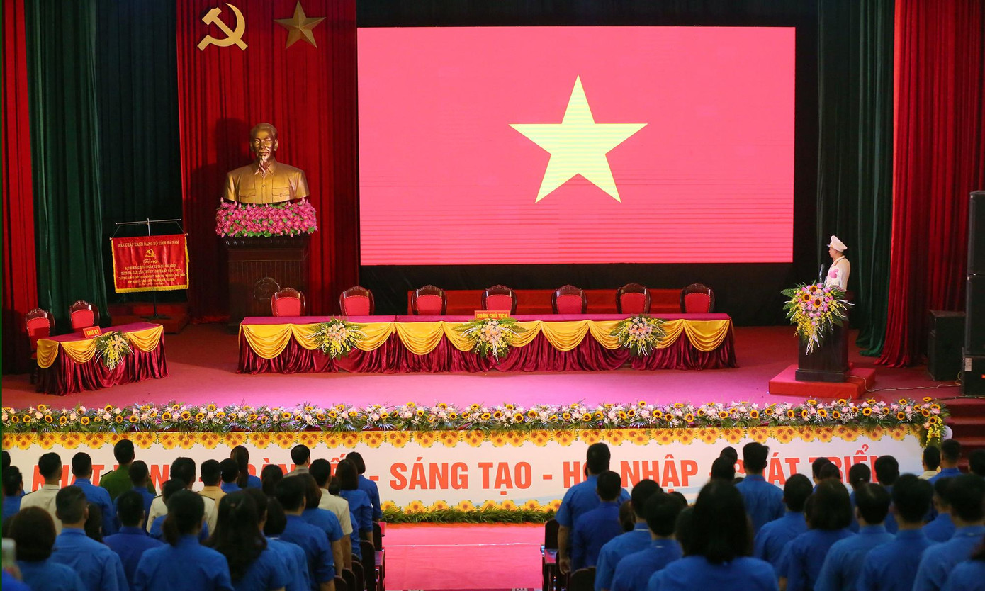 Đại hội thực hiện nghi lễ chào cờ. Ảnh: Trọng Tài Đại hội thực hiện nghi lễ chào cờ. Ảnh: Trọng Tài