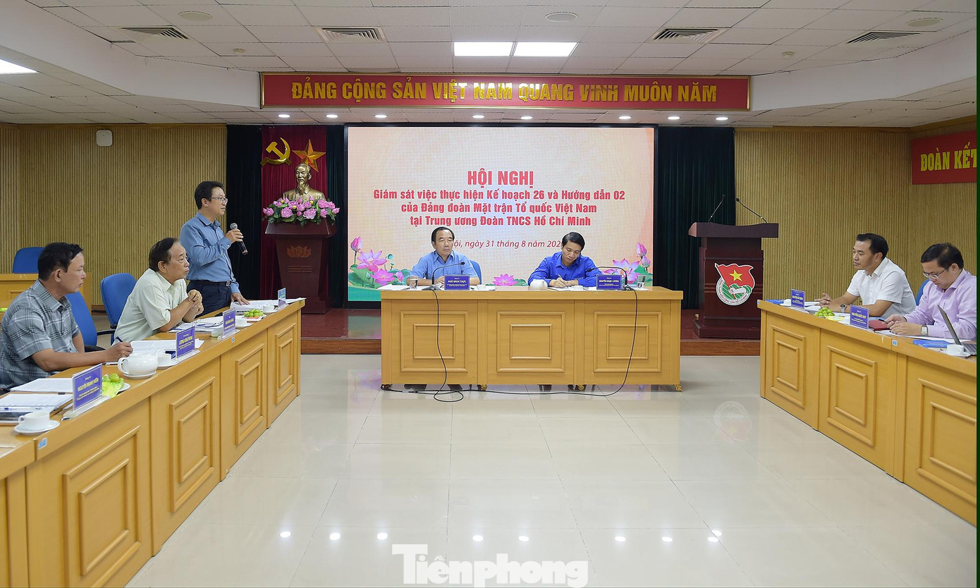 Đoàn công tác của Uỷ ban Trung ương Mặt trận Tổ quốc Việt Nam làm việc tại Trung ương Đoàn TNCS Hồ Chí Minh. Ảnh: Xuân Tùng Đoàn công tác của Uỷ ban Trung ương Mặt trận Tổ quốc Việt Nam làm việc tại Trung ương Đoàn TNCS Hồ Chí Minh. Ảnh: Xuân Tùng
