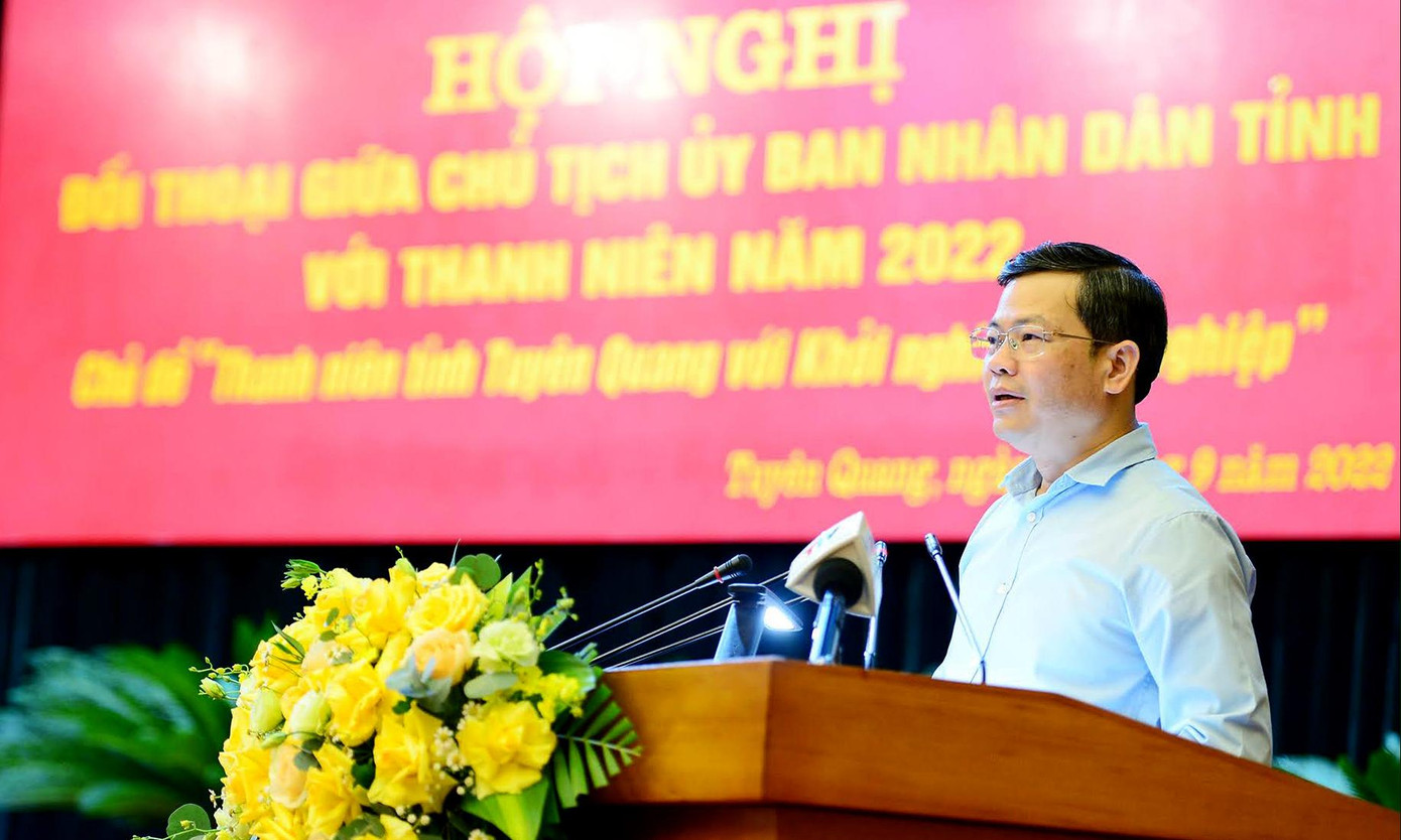 Ông Nguyễn Văn Sơn phát biểu khai mạc hội nghị đối thoại.