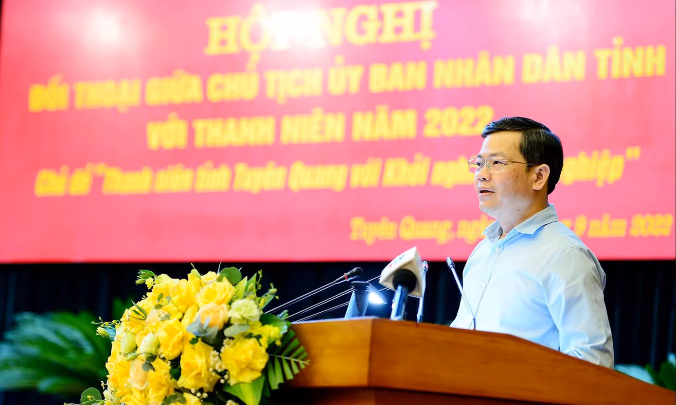 Ông Nguyễn Văn Sơn phát biểu khai mạc hội nghị đối thoại.