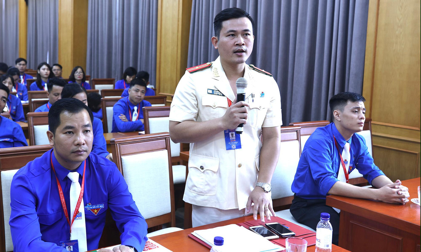 Anh Đỗ Văn Cường phát biểu ý kiến tại diễn đàn. Ảnh: Như Ý