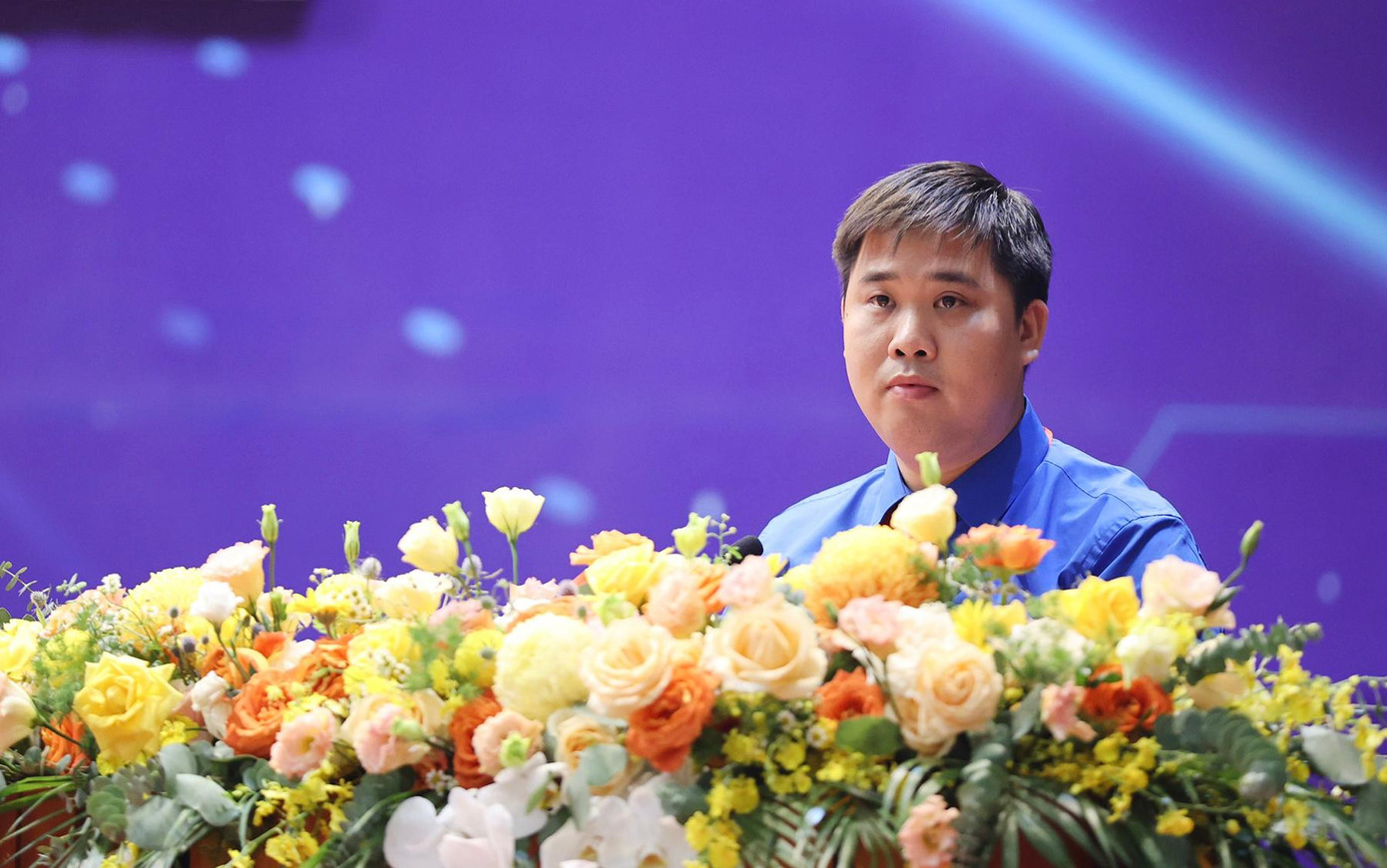 Đại hội đã nghe báo cáo tóm tắt kết quả công tác công tác Đoàn và phong trào thanh thiếu nhi nhiệm kỳ 2017 - 2022; mục tiêu, nhiệm vụ, giải pháp nhiệm kỳ 2022 - 2027. Theo dõi phóng sự 10 sự kiện, hoạt động nổi bật của tuổi trẻ Vĩnh Phúc nhiệm kỳ 2017 - 2022; tham luận. (Trong ảnh, anh Trần Anh Tuấn - Phó Bí thư Tỉnh Đoàn Vĩnh Phúc khóa XVII trình bày báo cáo tại Đại hội).