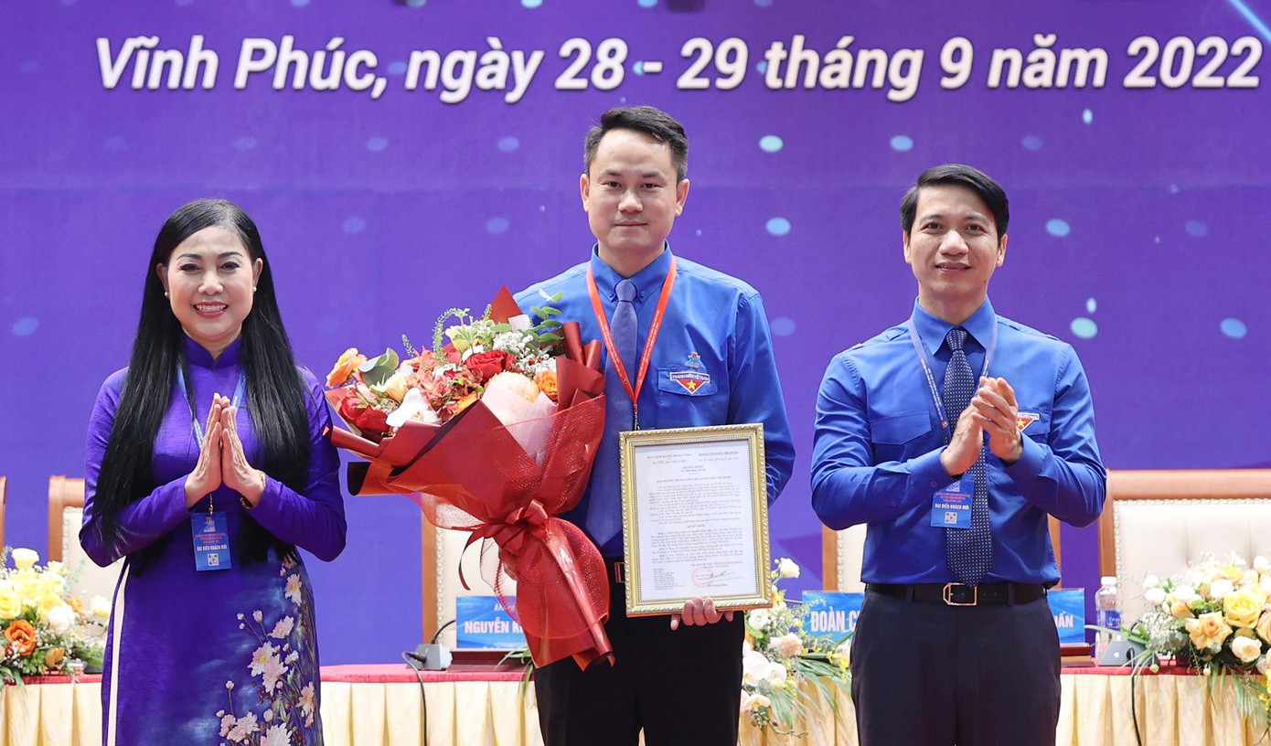 Tại Đại hội, anh Nguyễn Kim Quy - Ủy viên Ban Thường vụ Trung ương Đoàn, Bí thư Tỉnh Đoàn Vĩnh Phúc khóa XVI nhận quyết định công tác của Ban Bí thư Trung ương Đoàn. Anh Nguyễn Ngọc Lương và bà Hoàng Thị Thúy Lan trao quyết định công tác và tặng hoa chúc mừng anh Nguyễn Kim Quy.