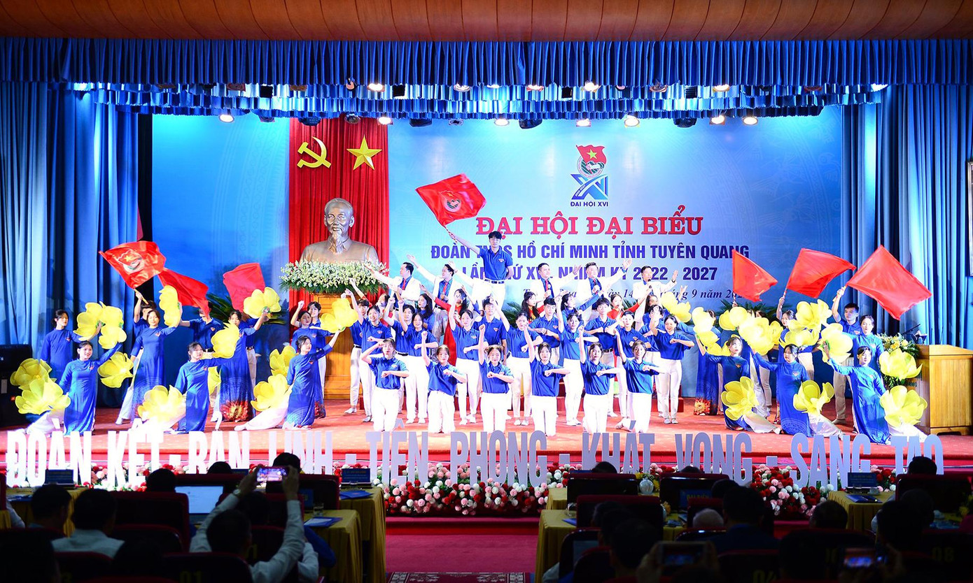 Văn nghệ chào mừng tại phiên trọng thể Đại hội. Ảnh: Dương Triều Văn nghệ chào mừng tại phiên trọng thể Đại hội. Ảnh: Dương Triều