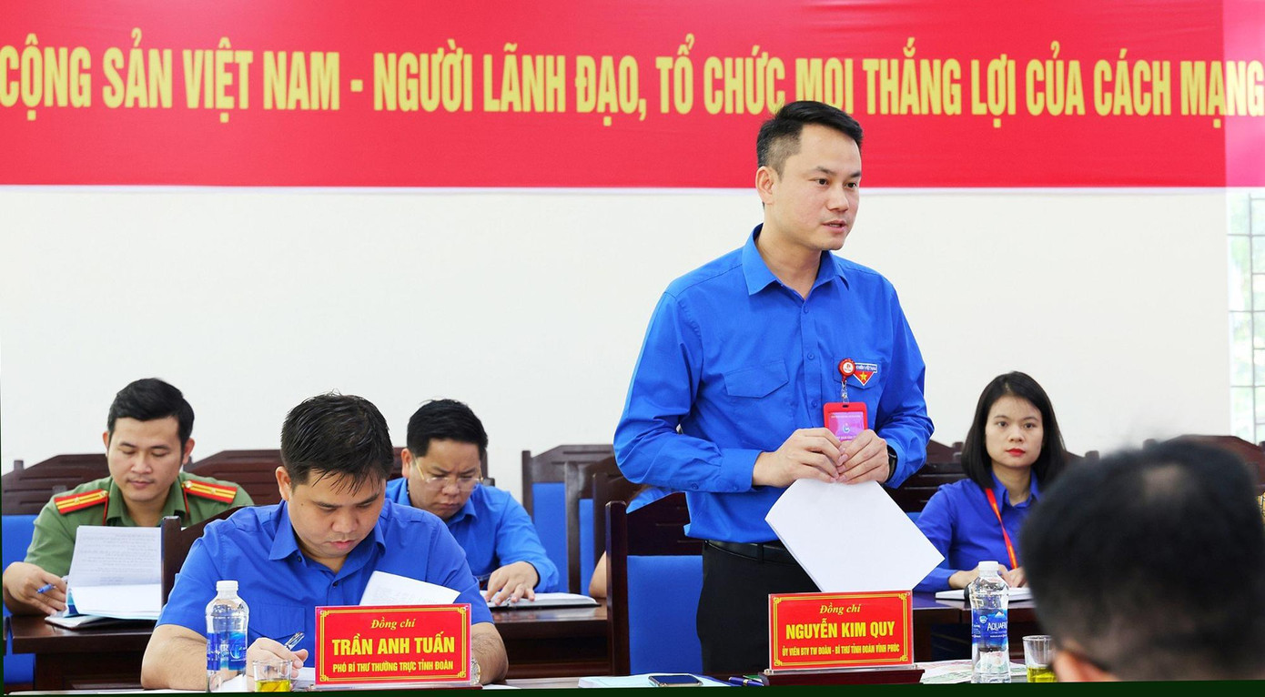 Anh Nguyễn Kim Quy - Bí thư Tỉnh Đoàn Vĩnh Phúc báo cáo tại hội nghị. Ảnh: TĐVP Anh Nguyễn Kim Quy - Bí thư Tỉnh Đoàn Vĩnh Phúc báo cáo tại hội nghị. Ảnh: TĐVP