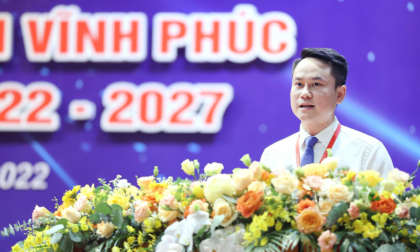 Anh Nguyễn Kim Quy trình bày đề án Ban Chấp hành Tỉnh Đoàn Vĩnh Phúc khóa mới. Ảnh: Như Ý