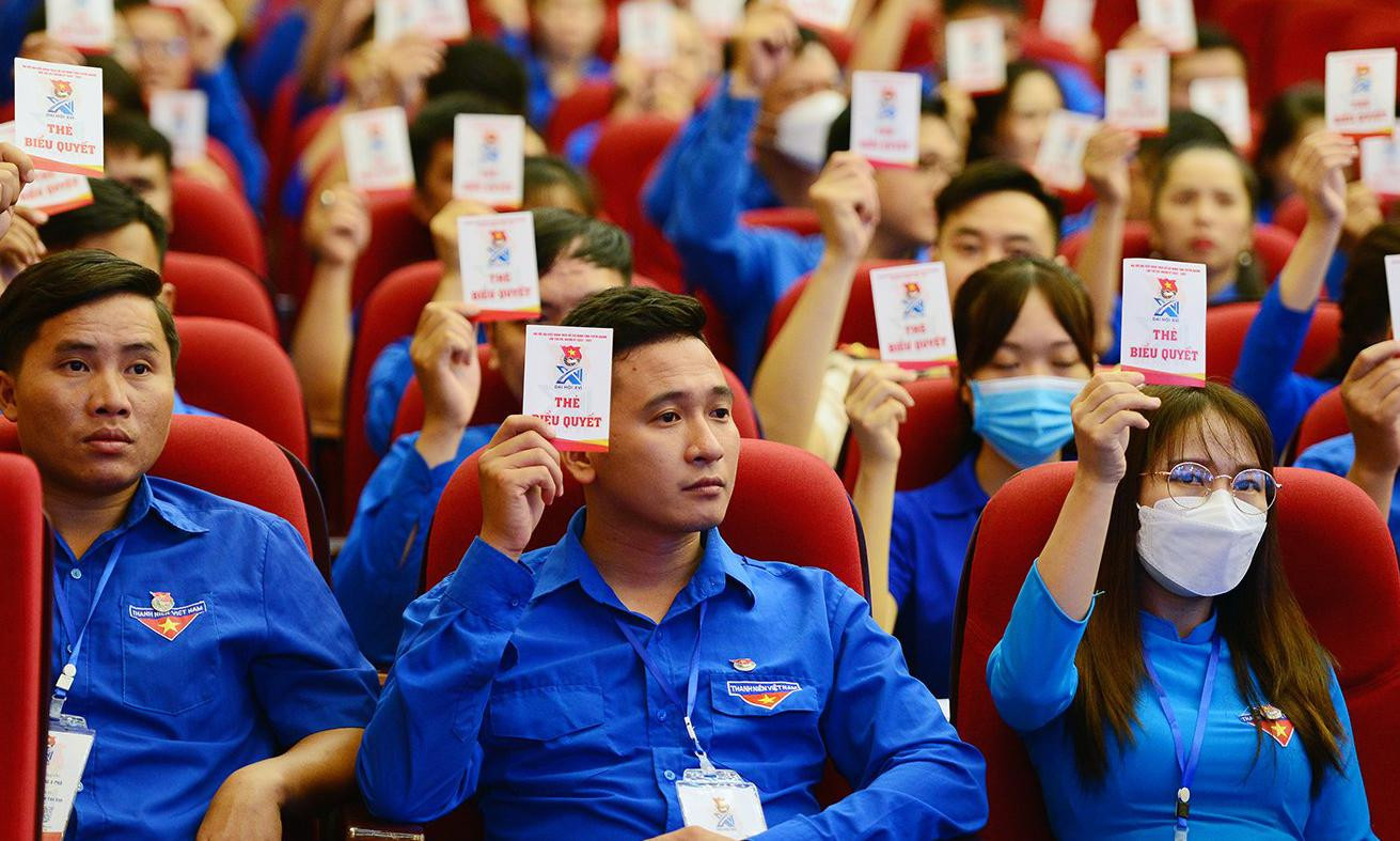 Các đại biểu biểu quyết chương trình đại hội. Ảnh: Dương Triều Các đại biểu biểu quyết chương trình đại hội. Ảnh: Dương Triều