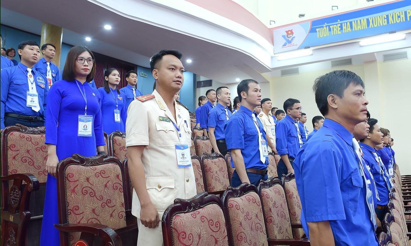 Cán bộ Đoàn cần nêu cao tinh thần gương mẫu, tiên phong, rèn luyện tác phong, thực hiện tốt lề lối công tác. - Ảnh: Xuân Tùng Cán bộ Đoàn cần nêu cao tinh thần gương mẫu, tiên phong, rèn luyện tác phong, thực hiện tốt lề lối công tác. - Ảnh: Xuân Tùng