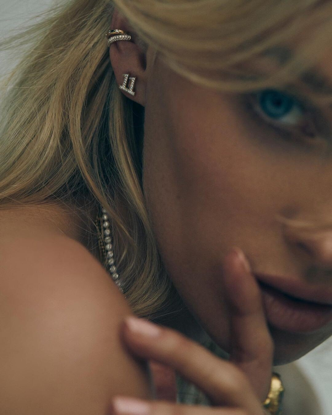 Siêu mẫu áo tắm Elsa Hosk ngực trần chụp ảnh nóng bỏng ảnh 6