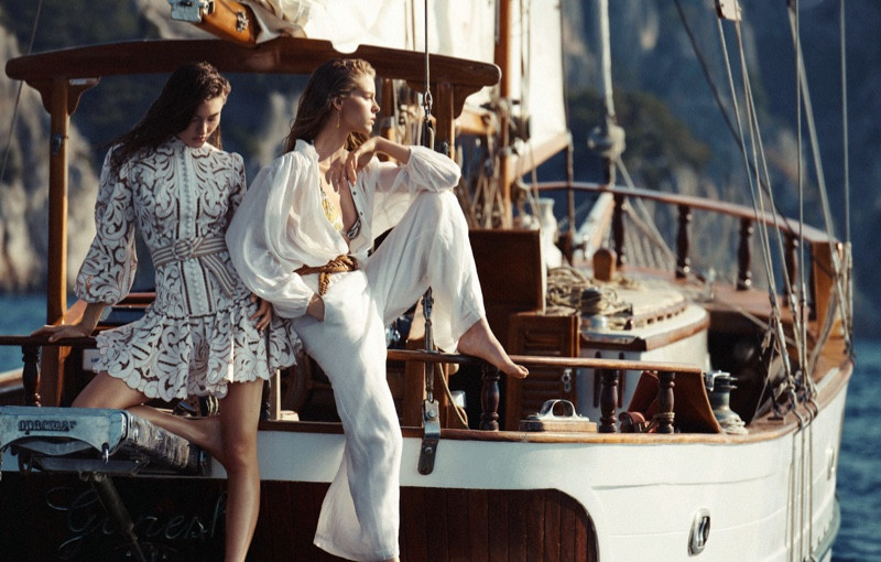 Hai chân dài 9x đình đám làng mốt gợi cảm mơn mởn với áo tắm ảnh 11