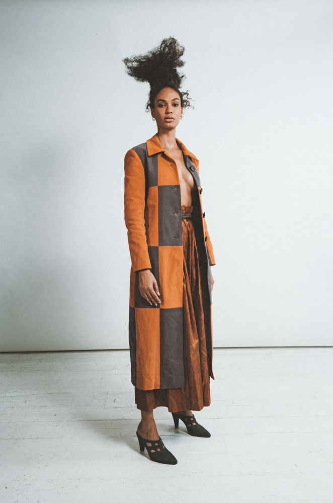 Siêu mẫu nội y Joan Smalls ngực trần, quyến rũ mê hồn trên tạp chí ảnh 2