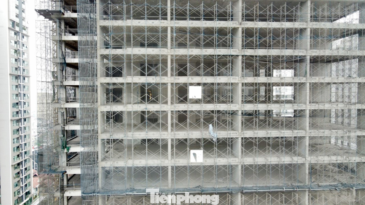 Theo ghi nhận chiều 20/3, công trường dự án không một bóng người.