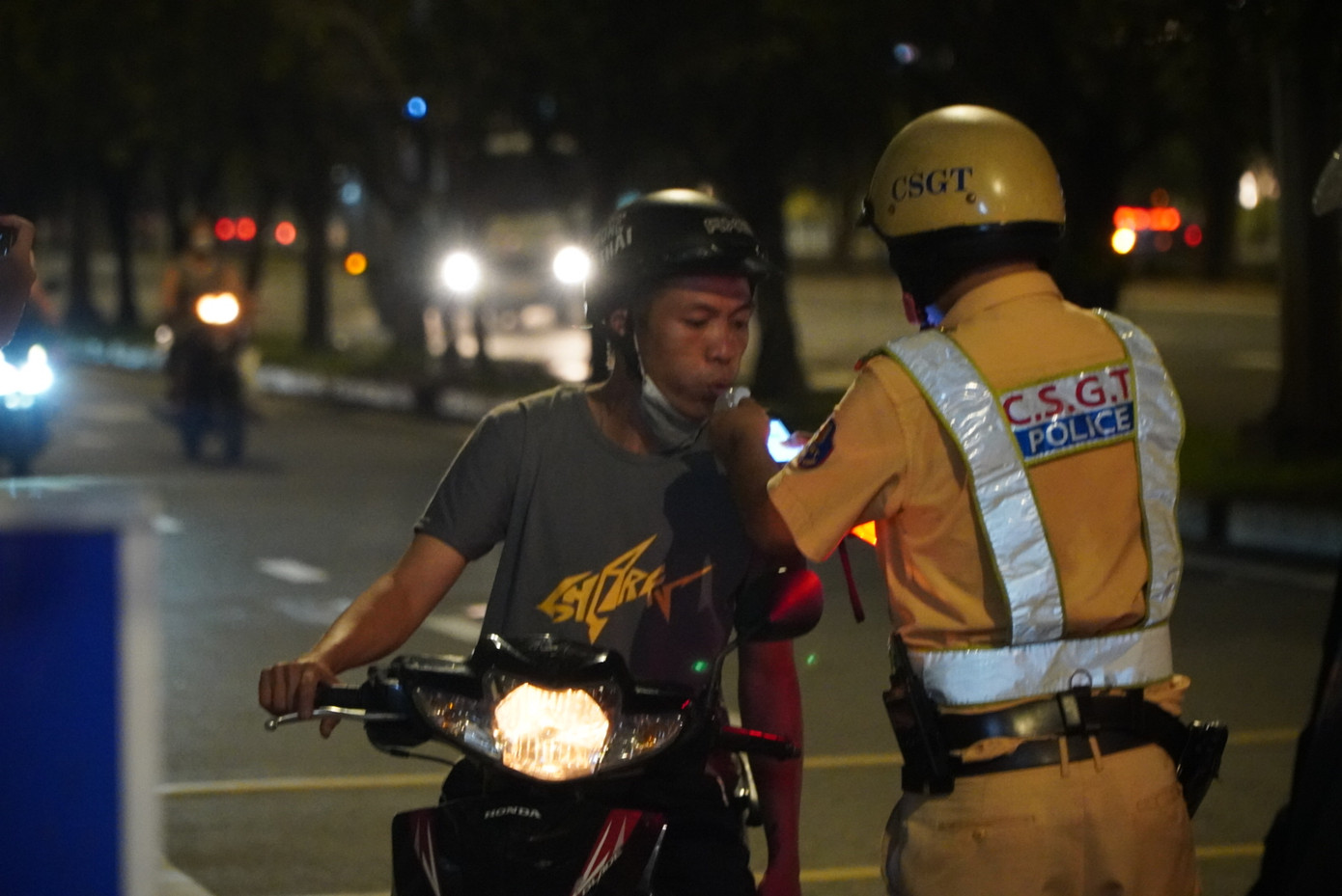 Anh N.V.Đ (lái xe công nghệ) bị phạt 2,5 triệu đồng. Ảnh: Chinh Hoàng