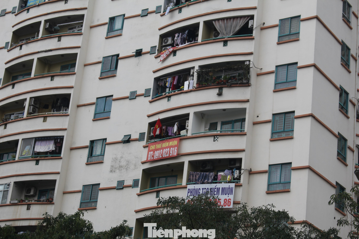 Nhóm ngân hàng quốc doanh áp dụng mức lãi suất cho vay phục vụ mua nhà, sản xuất kinh doanh và tiêu dùng ở mức 5 – 7%/ năm, tùy theo kỳ hạn.