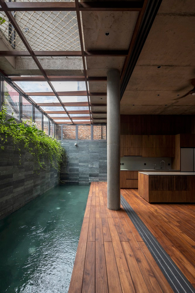 Theo mong muốn của gia chủ, các không gian riêng tư được hạn chế ở mức tối thiểu, còn lại là không gian chung và nơi vui chơi cho trẻ em.