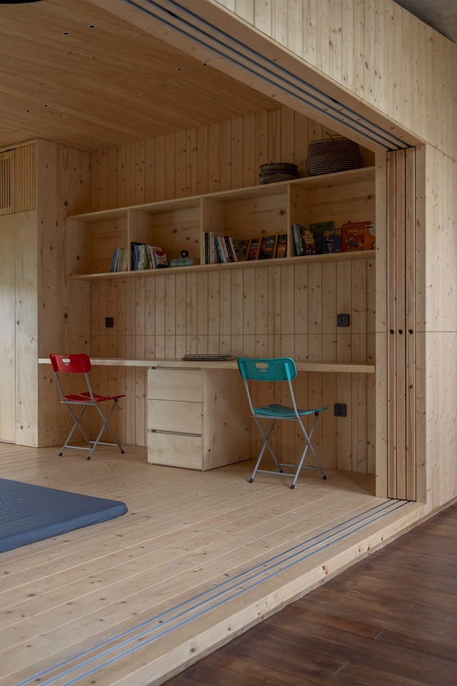 Theo mong muốn của gia chủ, các không gian riêng tư được hạn chế ở mức tối thiểu, còn lại là không gian chung và nơi vui chơi cho trẻ em.