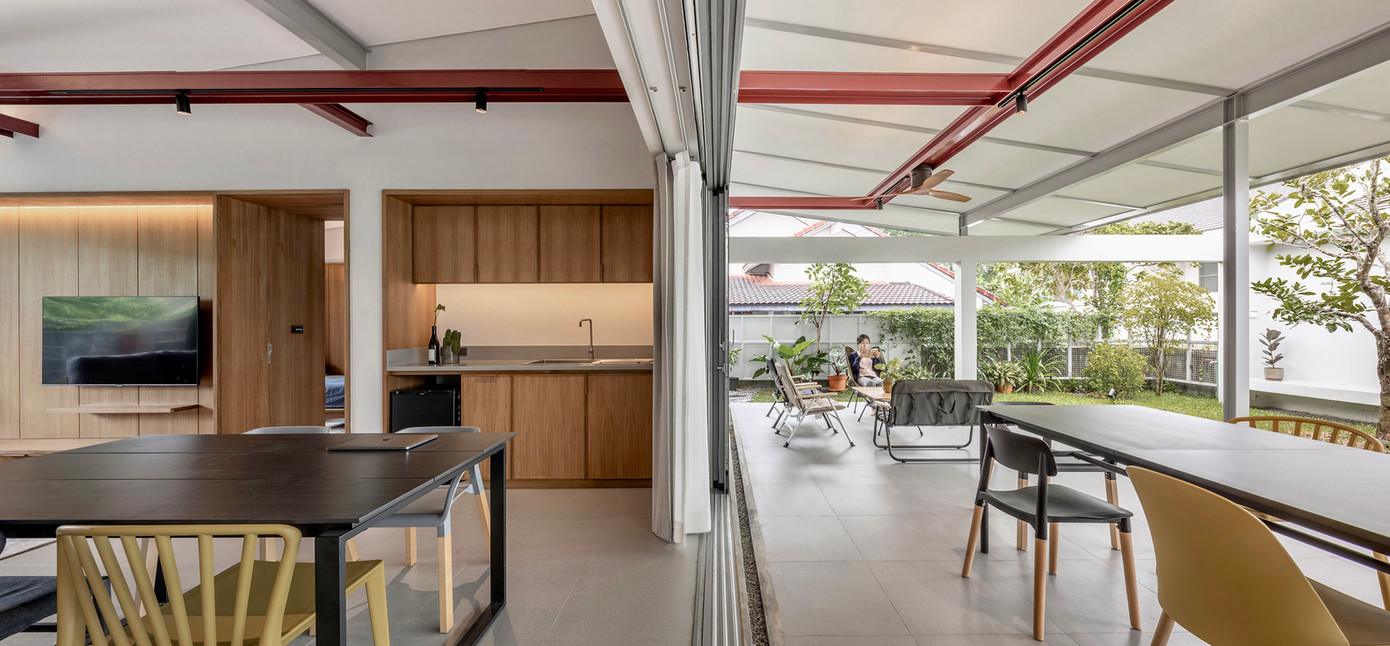 Khu vực thứ hai là một không gian chung rộng rãi, bao gồm bếp ngoài trời và khu vực ăn uống dưới dạng ban công thoáng mát ở hướng Nam.