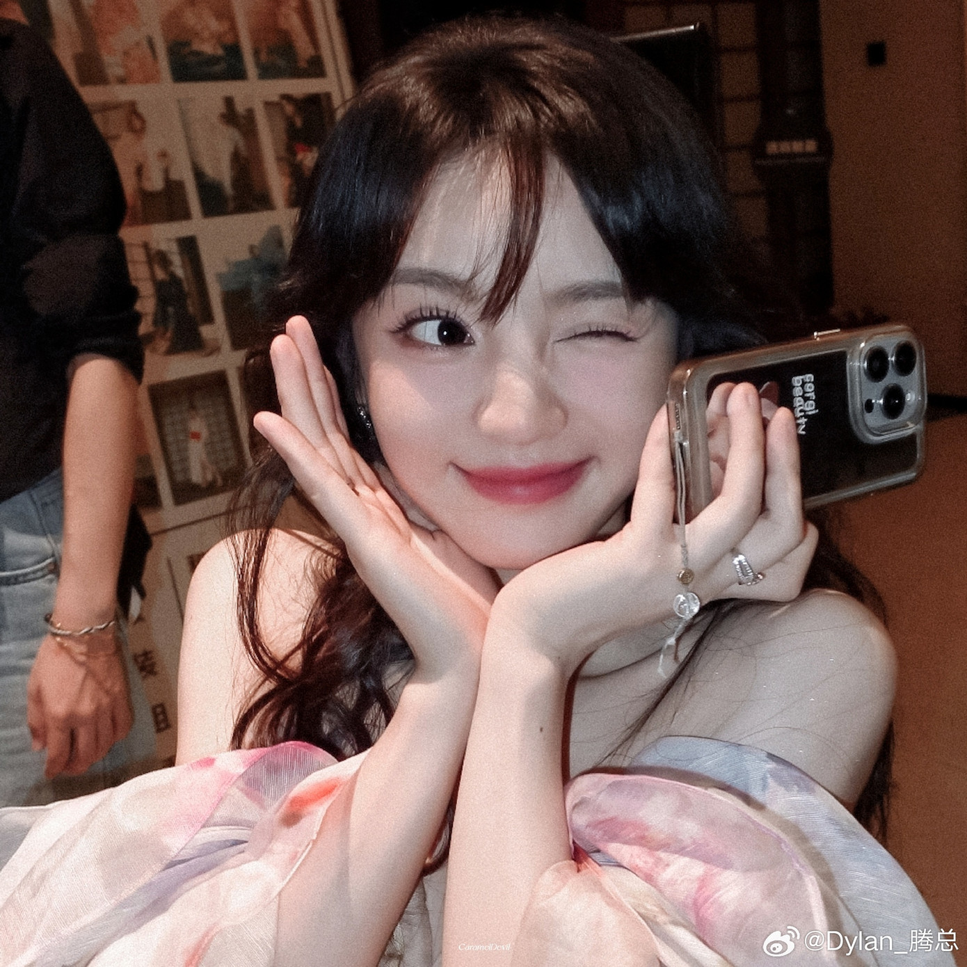 Dù chất lượng ảnh thấp, nhưng Điền Hi Vi vẫn nổi bật.