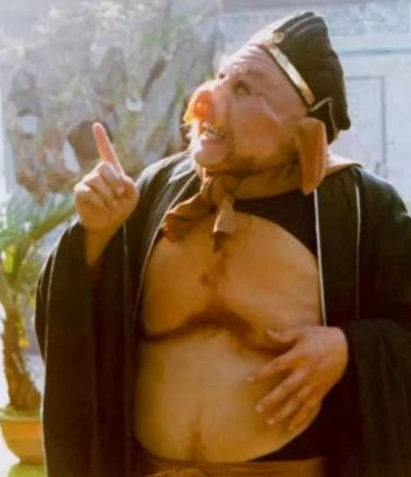 Trư Bát Giới nhìn dữ tợn, không hợp với cảnh hài. Trư Bát Giới nhìn dữ tợn, không hợp với cảnh hài.