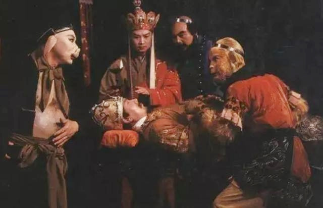 Tập phim đầu tiên được quay của Tây du ký là phần 13 Trừ yêu Ô Kê Quốc. Tập phim đầu tiên được quay của Tây du ký là phần 13 Trừ yêu Ô Kê Quốc.