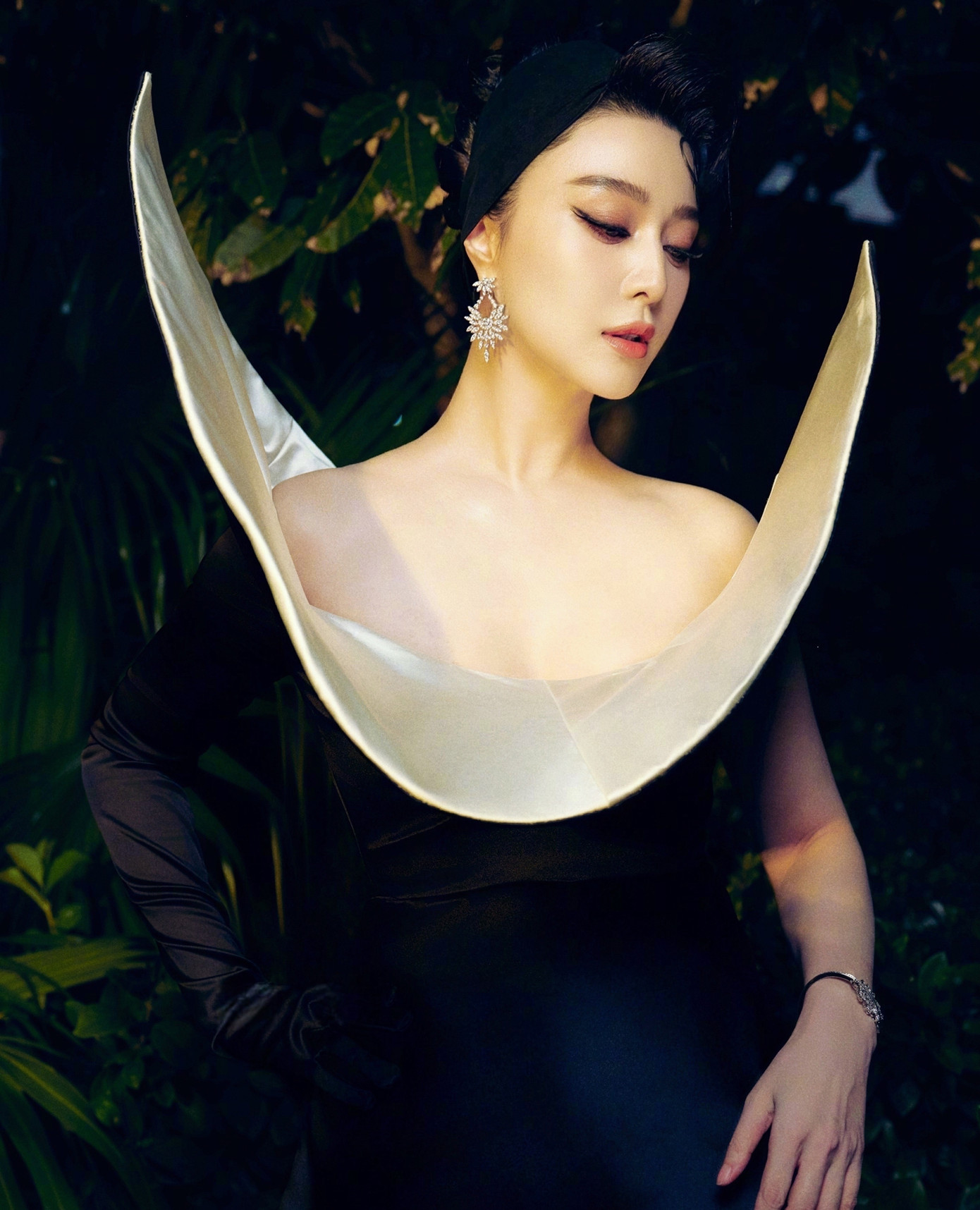 Khán giả cho rằng Phạm Băng Băng phải lừa dối bằng những hình ảnh đã được chỉnh sửa kỹ lưỡng để còn bán mỹ phẩm.