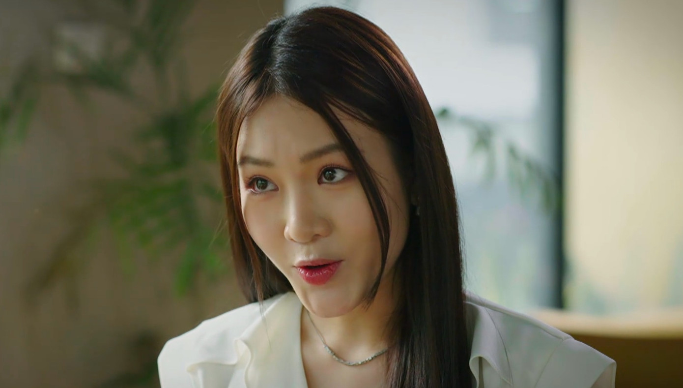 Cô ta còn đến đặt điều rằng Linh ngoại tình khiến chồng Linh ghen tuông. Cô ta còn đến đặt điều rằng Linh ngoại tình khiến chồng Linh ghen tuông.