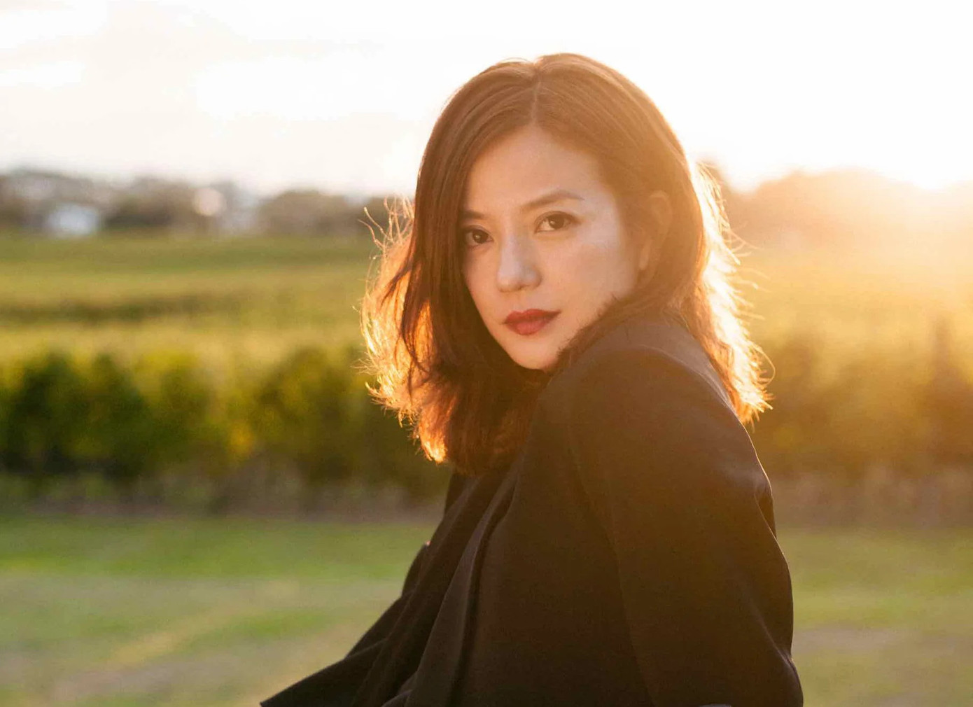 Triệu Vy ly hôn khiến mạng xã hội xứ Trung chấn động.