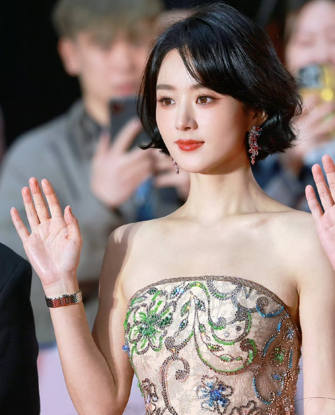 Triệu Lệ Dĩnh từng bị mỉa mai rằng không dám tham gia LHP Cannes cùng đoàn Tương viên lộng.